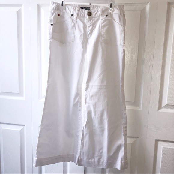 Wide Leg Flared White Pants - Picture 2 of 7